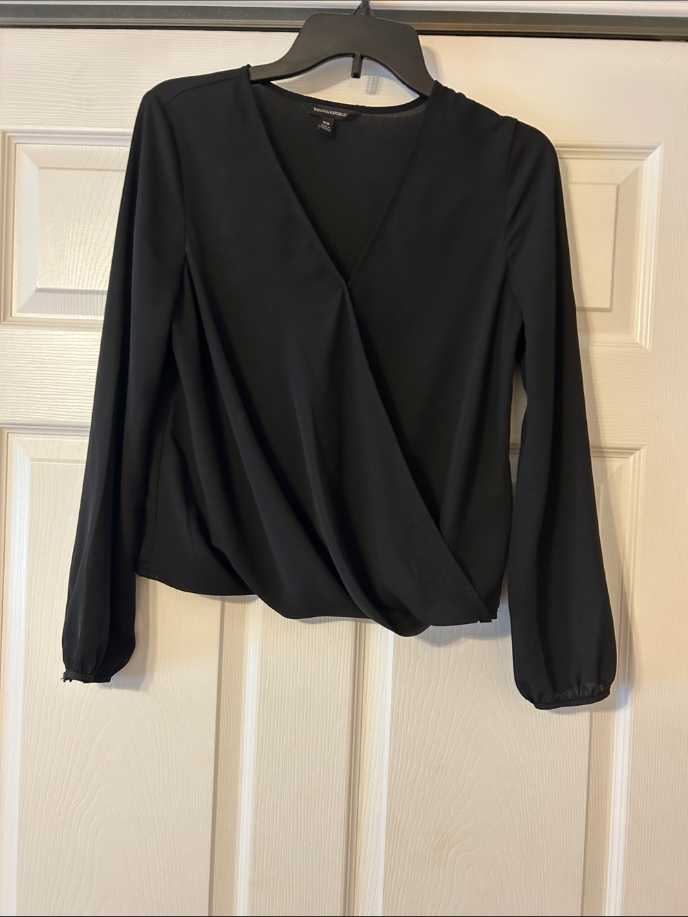 Banana Republic like new Black Surplice Wrap Blouse - Womens